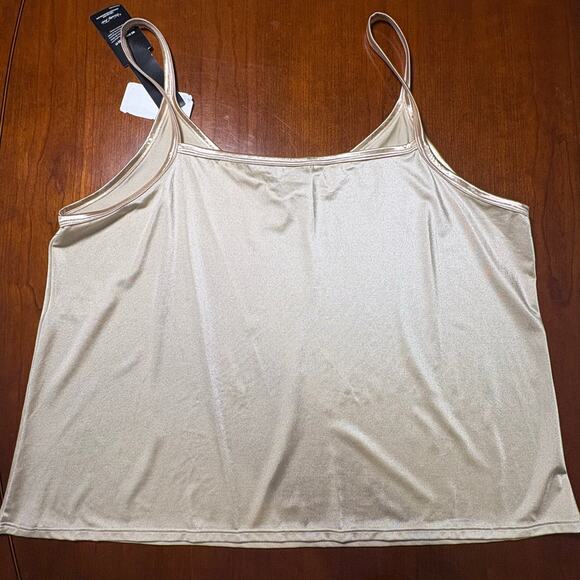 Vanity Fair NWT Reversible Neckline Tank Size 1X - Picture 3 of 5
